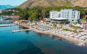 Klas More Beach